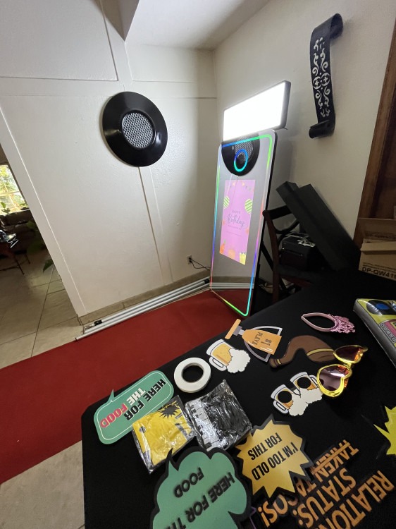 Mirror Photobooth Rental($295 2hours)